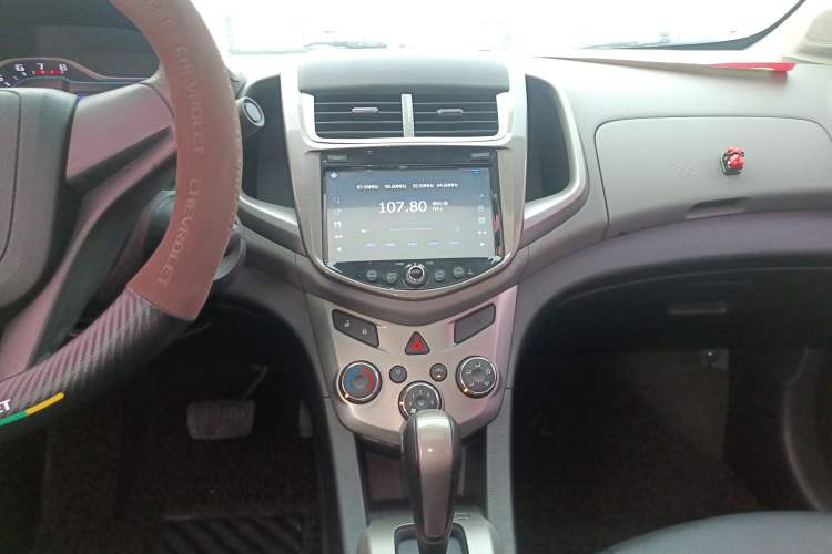 Used Chevrolet Aveo Sonic 2014 Sedan 1.4SL AT Stylish Sunroof Edition