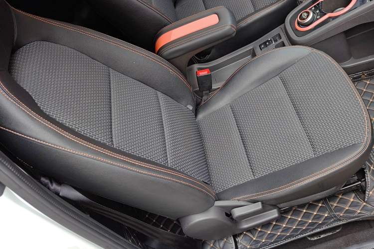 Used Chery QQ Little Ant 2019 4-Seater Smart Edition 35 kWh Right Front Seat