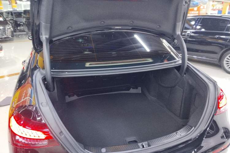 Used Mercedes-Benz E-Class 2022 Second Facelift E 300 L Fashion Edition
