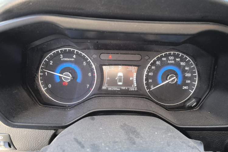 Used Dongfeng Fengon 580 2016 Revised Version 1.5T CVT Luxury Edition Instrument Cluster