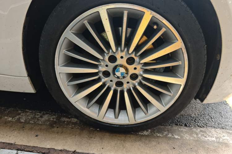 Used BMW 3 Series 2018 320Li Fashion Model Right Front Wheel Hub