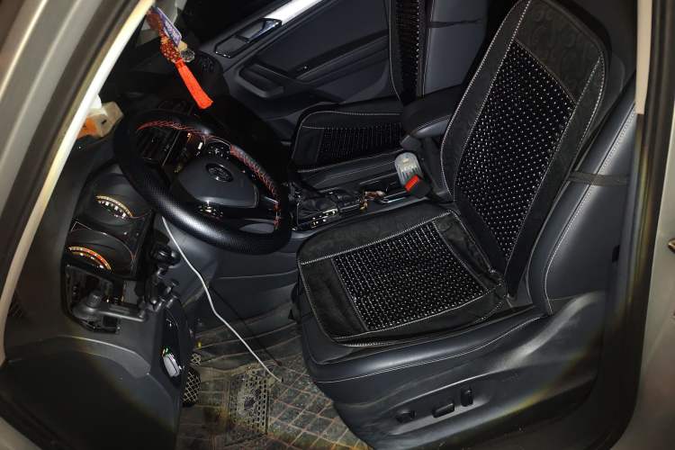 Used Volkswagen Tiguan L 2019 Updated Version 330TSI Automatic Two-Wheel Drive Panoramic Comfort Edition China VI Standard Left Front Seat