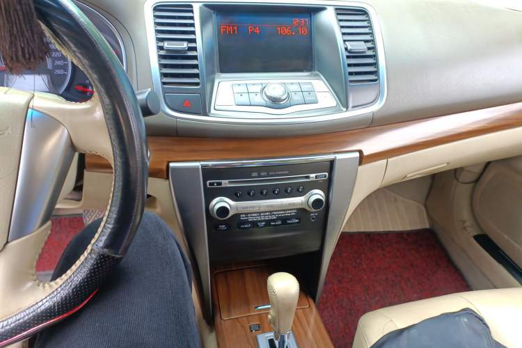 Used Nissan Teana 2011 2.0L XL Comfort Edition Audio And AC Panel