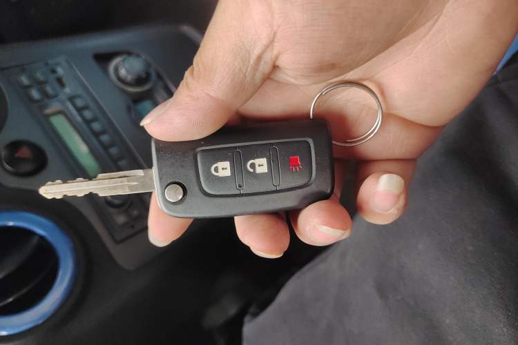 Used Foton Intelligent Blue Elf E7 2023 Pure Electric Van Flat Roof 2 Seats CATL 46.36 kWh Vehicle Key