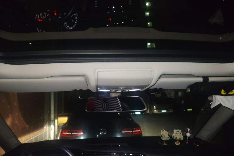 Used Volkswagen Touran 2018 Volkswagen Touran L 280TSI DSG Boundary Edition 6-Seater China VI Standard Headliner