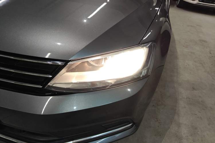 Used Volkswagen Sagitar 2015 230TSI Automatic Luxury Model
