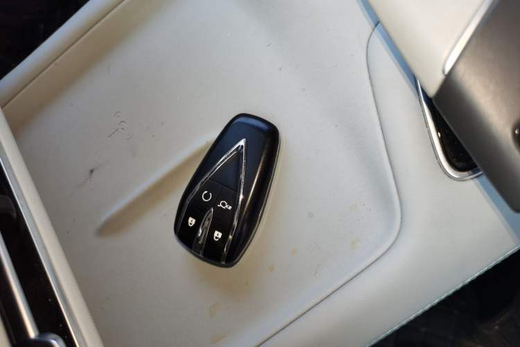 Used CHANGAN UNI-Z New Energy 2024 Blue Whale Smart Electric iDD 125km Beyond Edition Vehicle Key