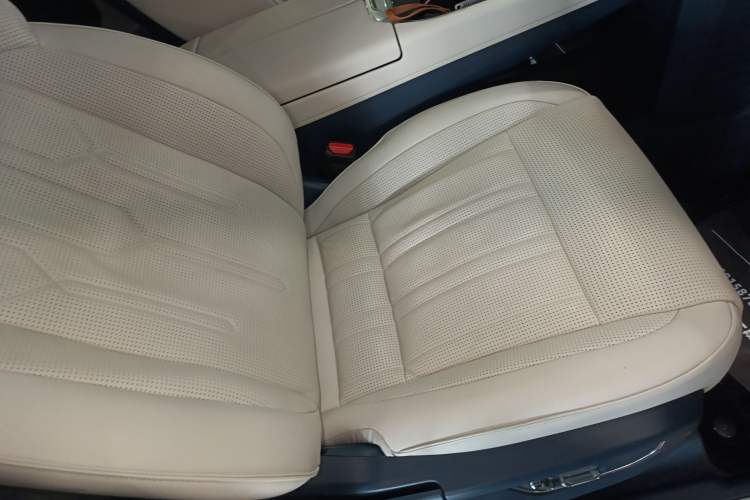 Used Zeekr 009 2022 WE Edition Right Front Seat