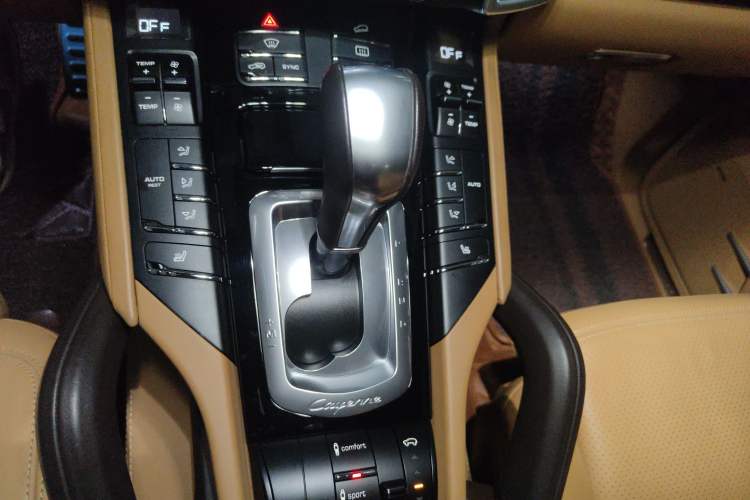 Used Porsche Cayenne E-Hybrid 2015 Cayenne S E-Hybrid 3.0T
