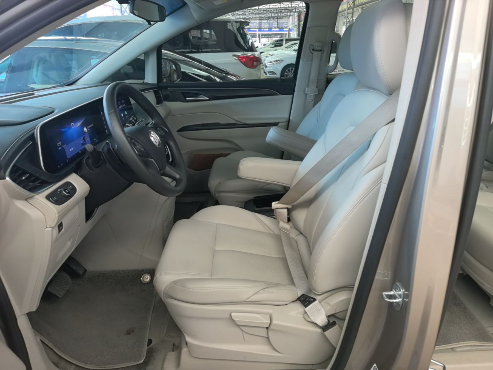 Vordere Reihe im Auto