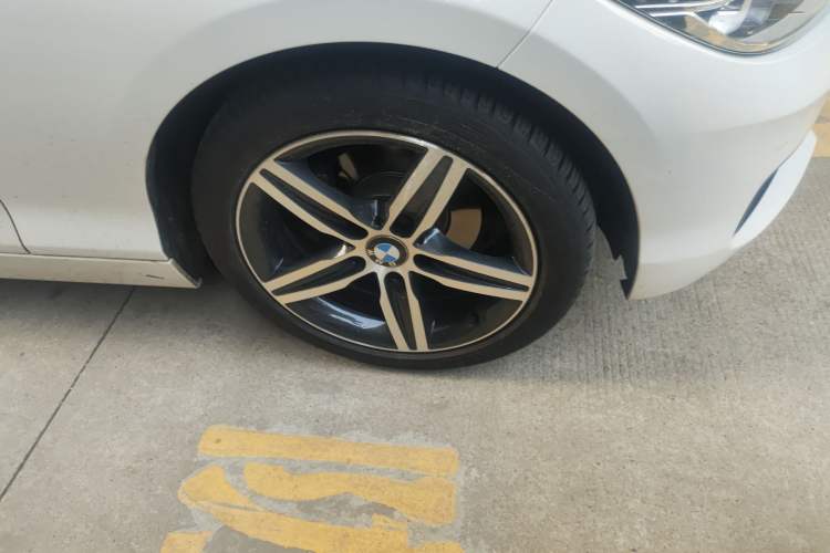 Used BMW 1 Series 2018 118i Sport Design Package Right Front Wheel Hub