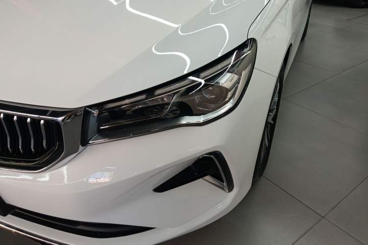 Used Geely Auto Emgrand 2023 4th Generation Champion Edition 1.5L CVT Luxury Model Left Front Headlight