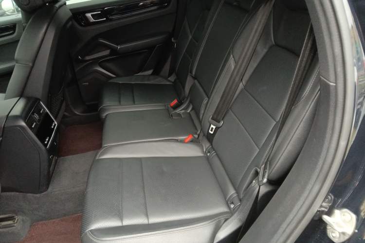 Used Porsche Cayenne E-Hybrid 2021 Cayenne E-Hybrid 2.0T Left Rear Seat