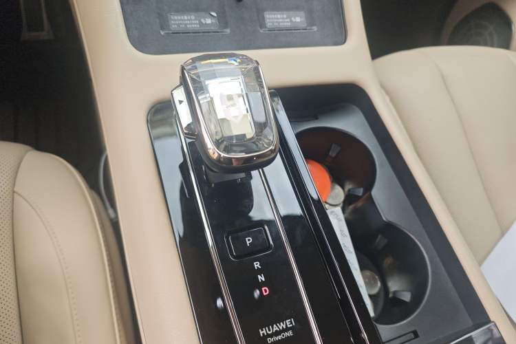 Used Hima AITO M7 2024 1.5T Intelligent Driving 4WD Max Edition 5 Seats Gear Lever