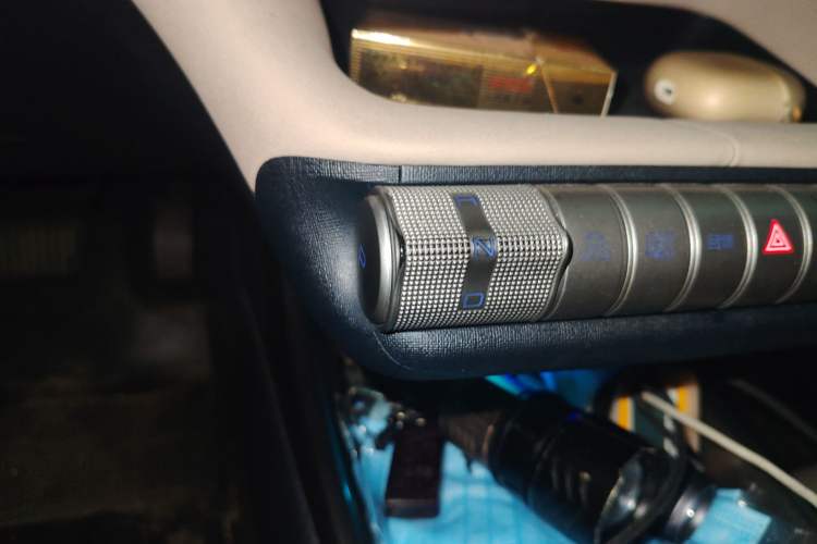 Used BYD Dolphin 2023 420 km Fashion Edition Gear Lever