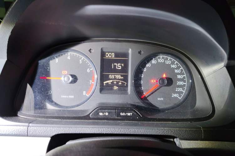 Used Volkswagen Gran Lavida 2013 1.6L Manual Fashion Model Instrument Cluster