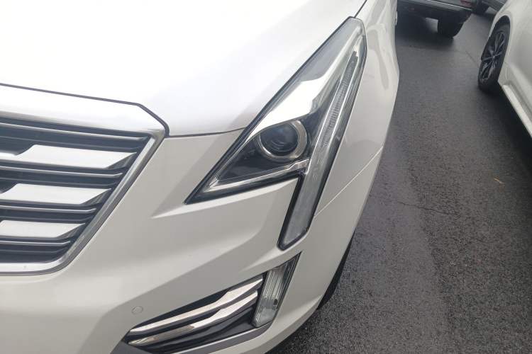 Used Cadillac XT5 2018 25T Luxury Model