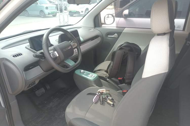 Used CHANGAN NEVO Lumin 2022 155 km – Refreshingly Sweet Edition Left Front Seat