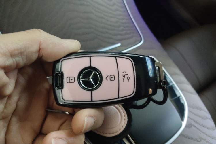 Used Mercedes-Benz E-Class 2022 Second Facelift E 300 L Fashion Edition
