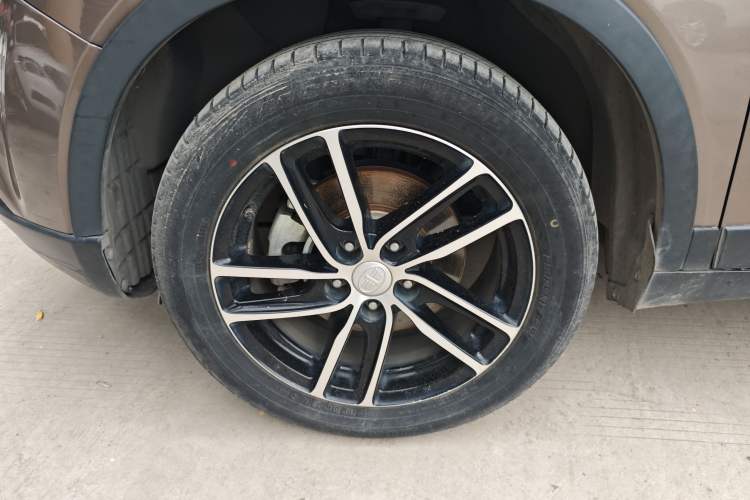 Used Bestune X40 2017 1.6L Automatic Prestige Edition Left Front Wheel Hub