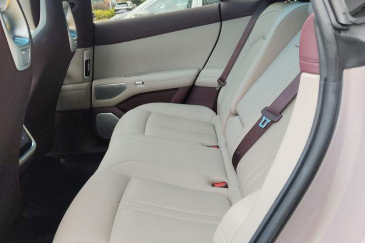 Used Xiaomi Auto YU7 2025 Ultra-Long Range High-Performance All-Wheel-Drive Max Edition