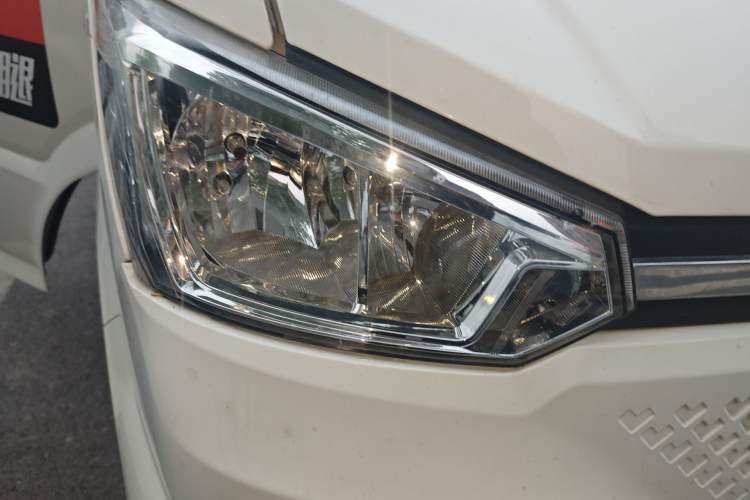 Used Dongfeng Yufeng EM26 2023 High-End Model 41.86 kWh CATL Right Front Headlight