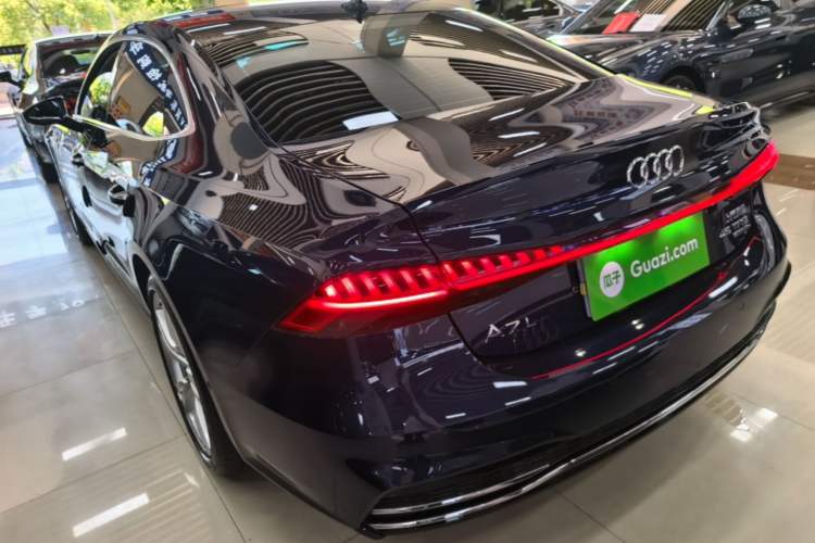 Used Audi A7L 2024 45TFSI quattro S-line Visionary Edition Flow Crystal Package

