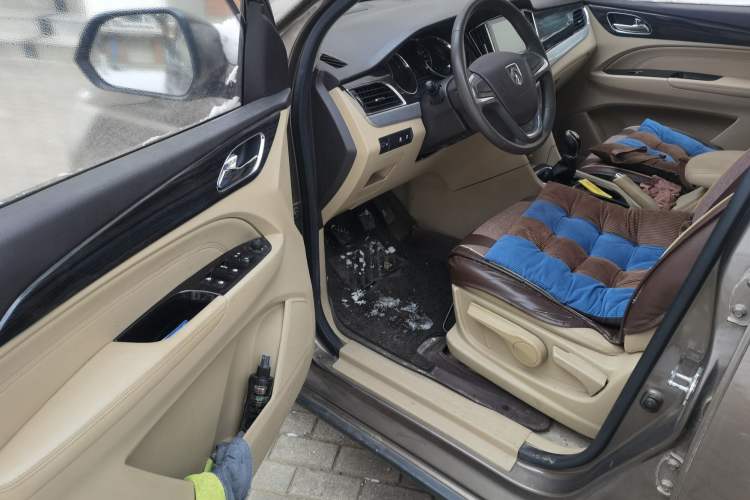 Used Baojun 730 2016 1.5L Manual Comfort Version 7 Seats China V Emission Standard
