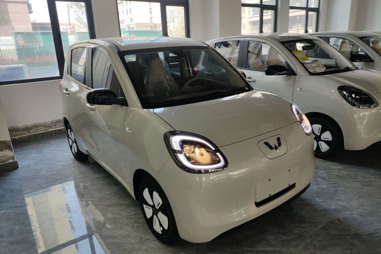 Used Wuling Hongguang MINIEV 2025 Four-Door Version Advanced Edition Front Right 45 Deg