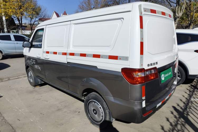 Used Jinbei Hiace X30 2021 1.5L Wealthy Single-Steaming Air-Conditioned Van China VI Standard SWC15M