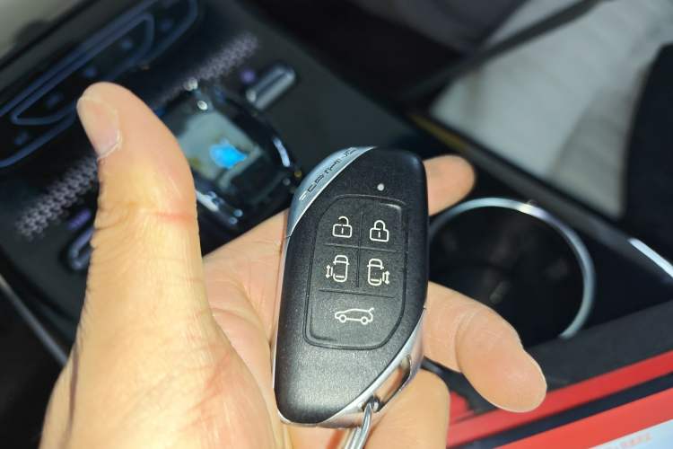 Used FORTHING Xinghai V9 2024 1.5TD 200km Qingyunti Series Premium Version Interior 1