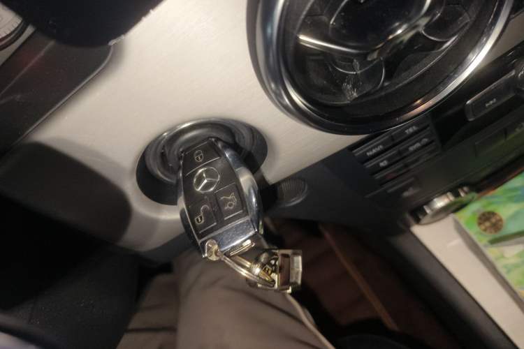 Used Mercedes-Benz GLK-Class 2013 GLK 300 4MATIC Dynamic Sunroof Model
