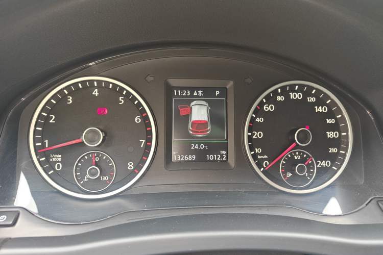 Used Volkswagen Tiguan 2015 1.8TSI Automatic All-Wheel-Drive Luxury Model Instrument Cluster