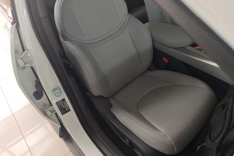 Used XPeng MONA M03 2025 600 with Ultra-Long Range Max Right Front Seat