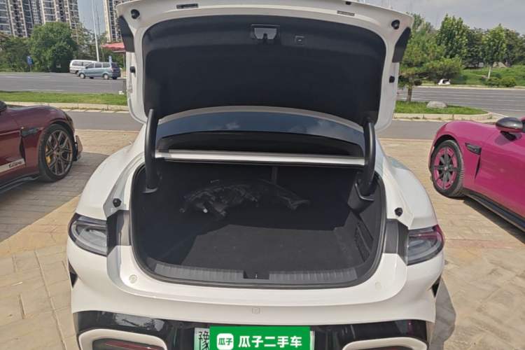 Used Xiaomi Auto SU7 2024 Four-Wheel Drive Ultra-Long Range Advanced Intelligent Driving Max Edition