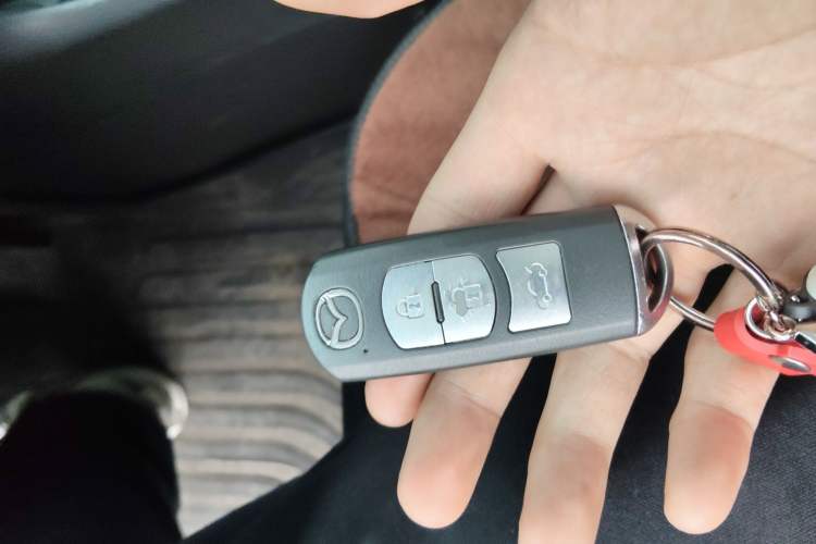 Used Mazda Atenza 2014 2.0L Blue Sky Luxury Edition