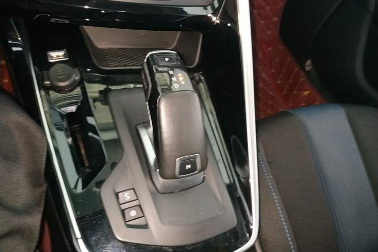 Used Peugeot 308 2019 230THP Automatic Luxury Edition China VI Standard Gear Lever