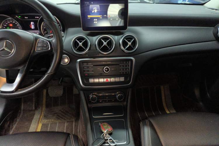 Used Mercedes-Benz GLA 2017 GLA 200 Fashion Model
