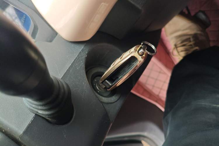 Used Chery QQ Ice Cream 2022 170km Sundae Phosphate Lithium-Ion
