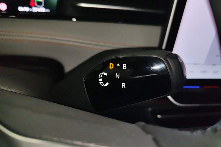 Used Volkswagen ID.7 VIZZION 2024 AIR model Gear Lever
