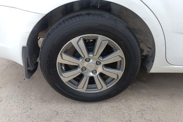 Used Chevrolet Aveo Sonic 2014 Sedan 1.4SL AT Stylish Sunroof Edition