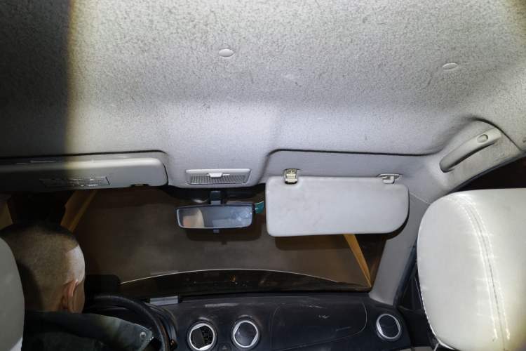 Used CHANGAN Alsvin V3 2012 1.3L Manual Luxury Version China IV Standard
