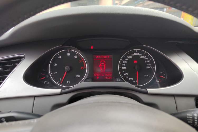 Used Audi A4L 2011 2.0 TFSI Comfort Model
