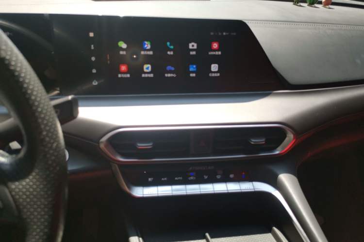 Used CHANGAN UNI-T 2020 1.5T Prestige Version
