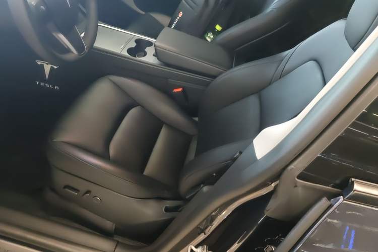 Used Tesla Model Y 2024 Rear-Wheel-Drive Version
