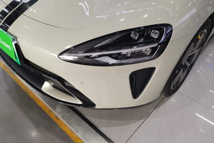 Used Xiaomi Auto SU7 2024 Four-Wheel Drive Ultra-Long Range Advanced Intelligent Driving Max Edition
