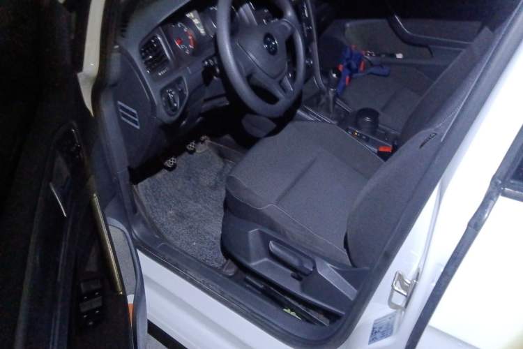 Used Volkswagen Golf 2015 1.6L Manual Fashion Edition
