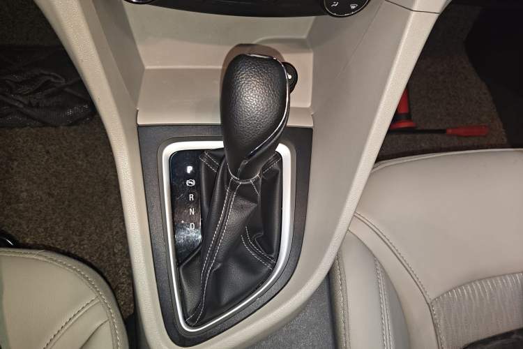 Used Buick GT 2017 15N Automatic Elite Version Gear Lever