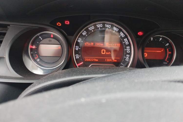 Used Citroen C5 2010 2.3L Automatic Luxury Edition Odometer Close Up
