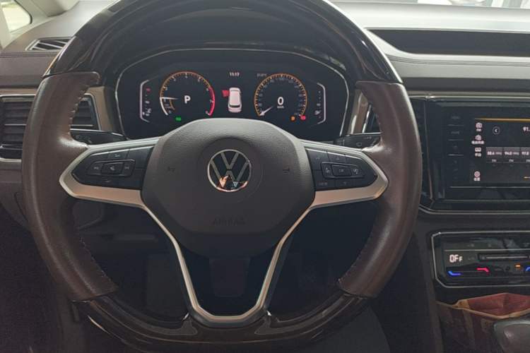 Used Volkswagen Viloran 2020 330TSI Business Edition
